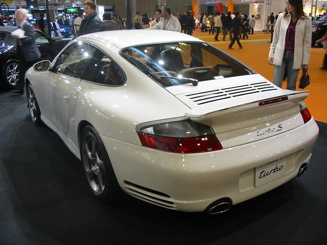 Porsche 911 Turbo S (後)