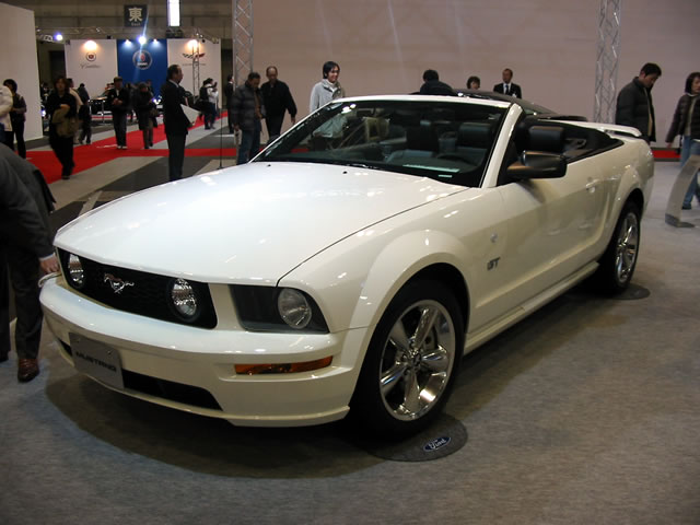 FORD Mustang V8 GT Convertible Premium (前)