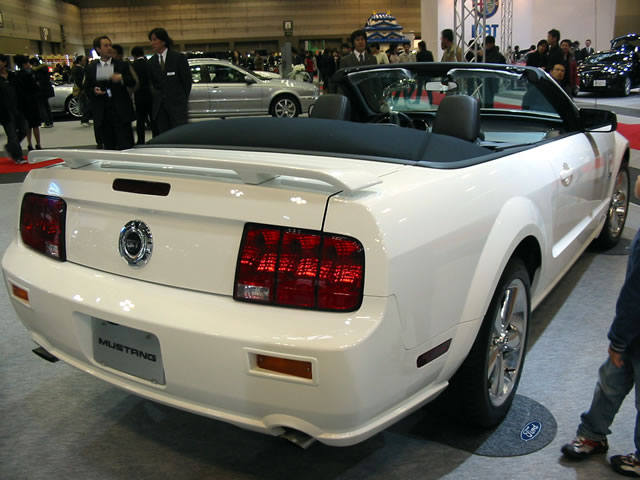 FORD Mustang V8 GT Convertible Premium (後)