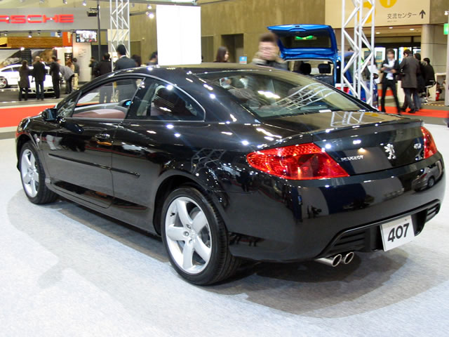 PEUGEOT Coupe 407 (後)